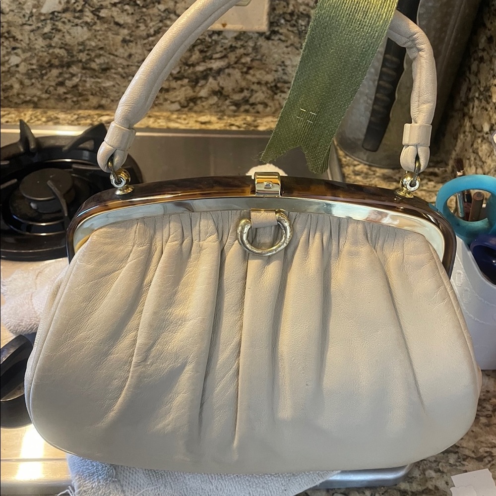 🎉SALE🎉 Vintage LTHR Handbag w/Tiger accent